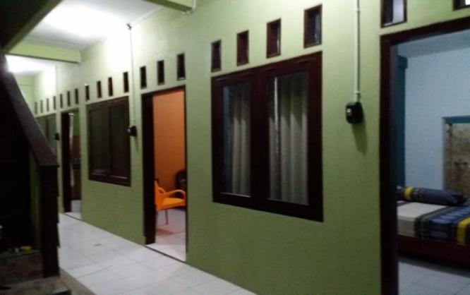 Riyanti kost Image