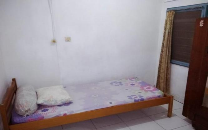Kost Ibu Asin (Wanita/Karyawati Only) (Pagar Biru - Laundry Berkah Jaya) Image
