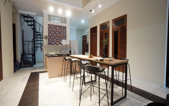 Kost Murah Cozy Benhil Tanah Abang Jakarta Pusat Image