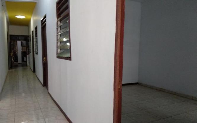 Rumah Putih Kebon Baru Tebet Jakarta Selatan Image