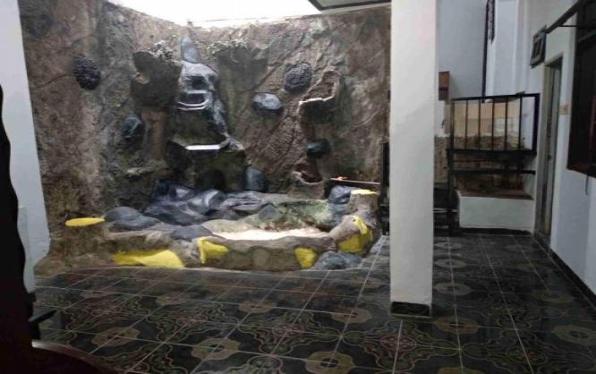 Rumah Putih Kebon Baru Tebet Jakarta Selatan Image