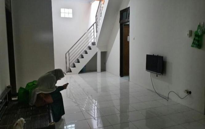 Sewa Kos-kosan Putri WIFI dekat Kampus UI-Gunadarma-BSI-Nurul Fikri Image