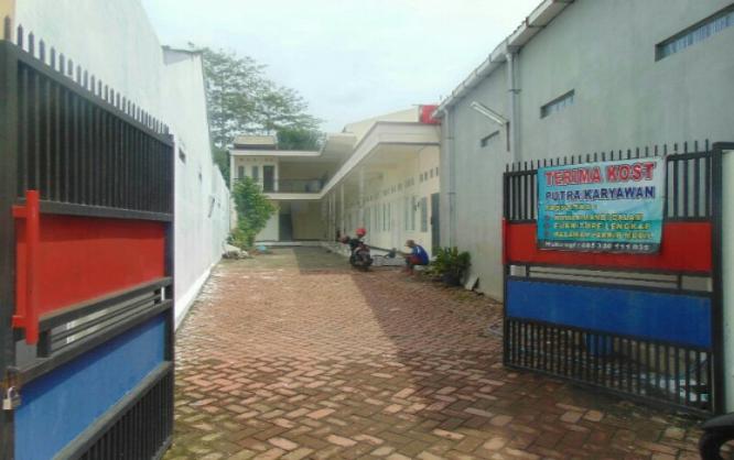 Kos Putra Wemo Mahasiswa / Karyawan Jember Image