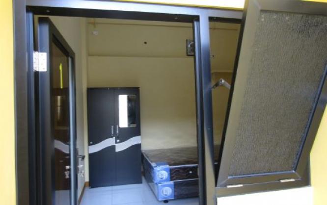 Kost murah yellow house sawahan surabaya Image