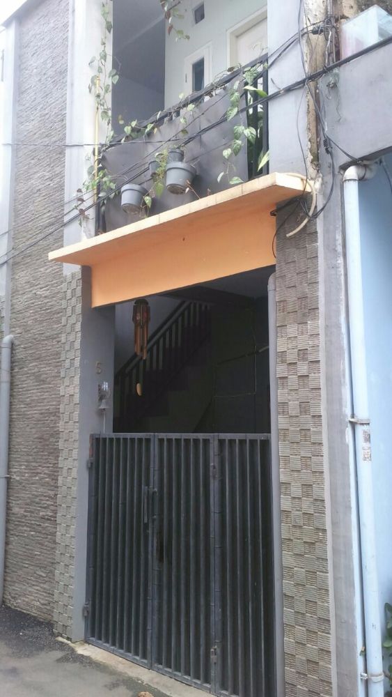 Bule House (Kost Putri) Jakarta Selatan Image