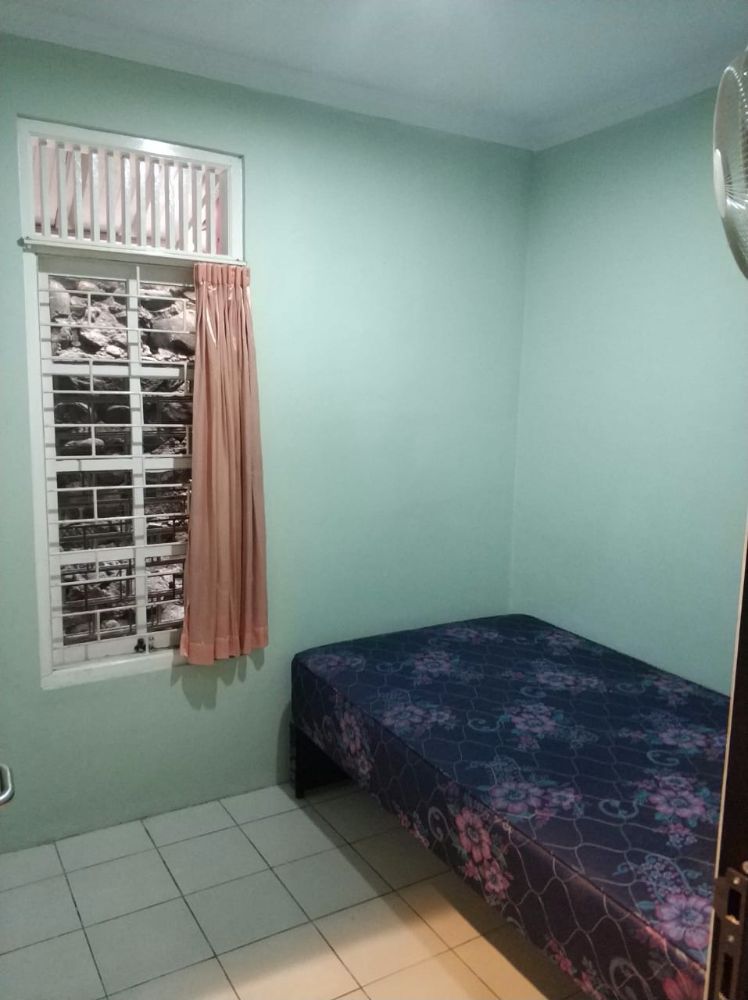 Disewakan kost an putri daerah jatipadang pasar minggu Image