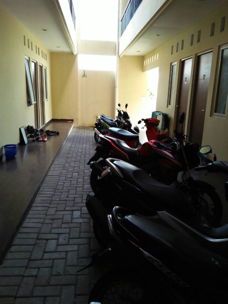 DISEWAKAN KOST PUTRA DEKAT KAMPUS STAN Image