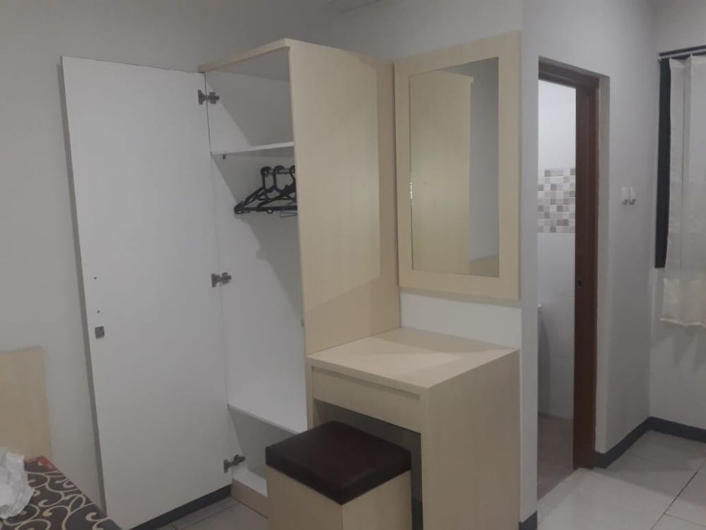 Kamar Kos Pria. Lokasi strategis. Dekat Akademi Perawat dan RS Muhamadiah Jl. Banteng.. Seberang Hotel Horizon Bandung. Image