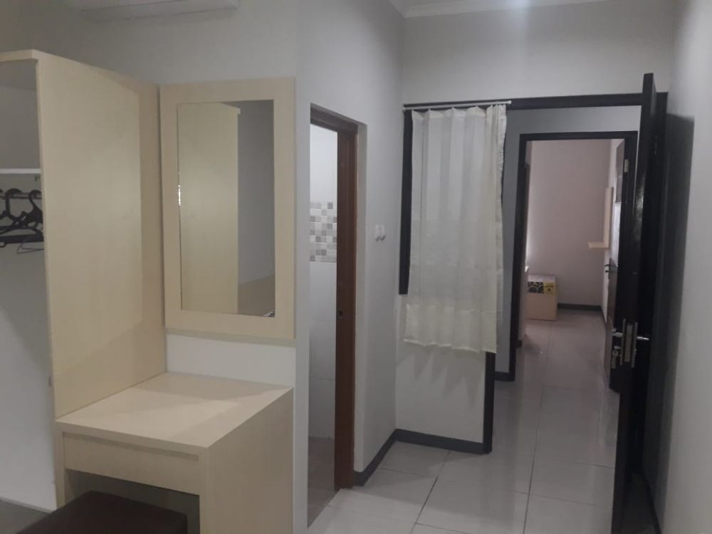 Kamar Kos Pria. Lokasi strategis. Dekat Akademi Perawat dan RS Muhamadiah Jl. Banteng.. Seberang Hotel Horizon Bandung. Image