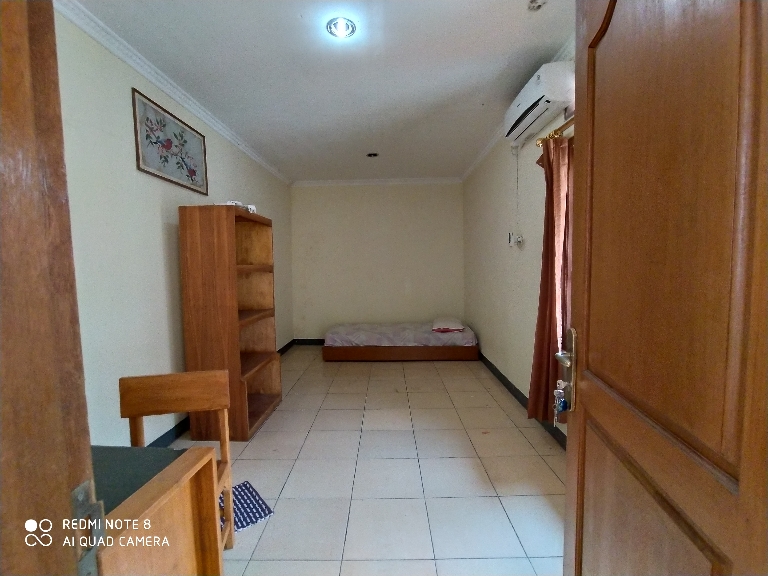 Kamar kost AC putri mahasiswi & karyawati dekat kampus UIKA bogor Image