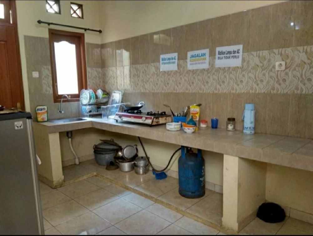 Kamar kost AC putri mahasiswi & karyawati dekat kampus UIKA bogor Image