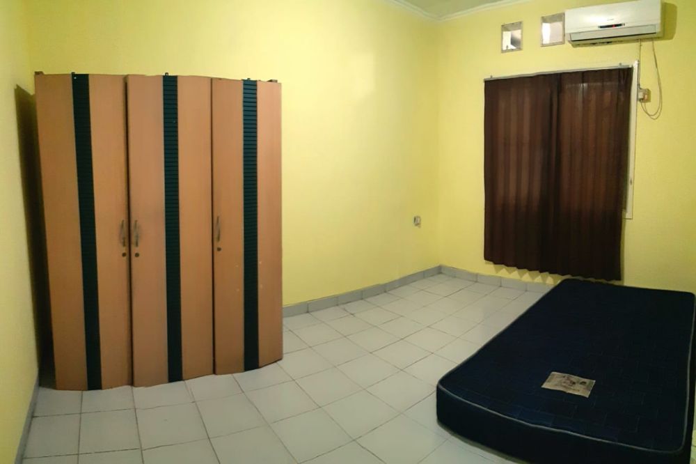 Kos Bougenville Indah V no 22    Meadow Green Lippo Cikarang Image