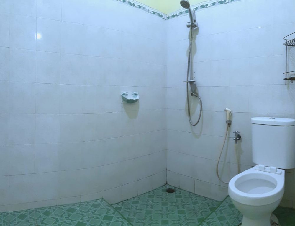 Kos Bougenville Indah V no 22    Meadow Green Lippo Cikarang Image