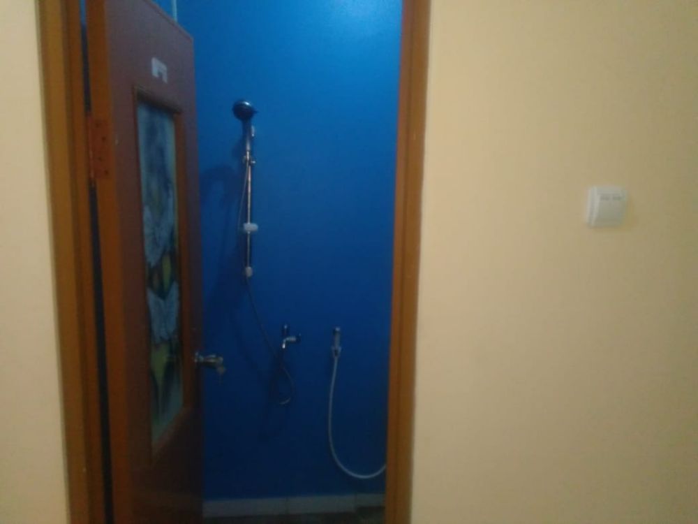 Kos H2O untuk putra dan putri Image