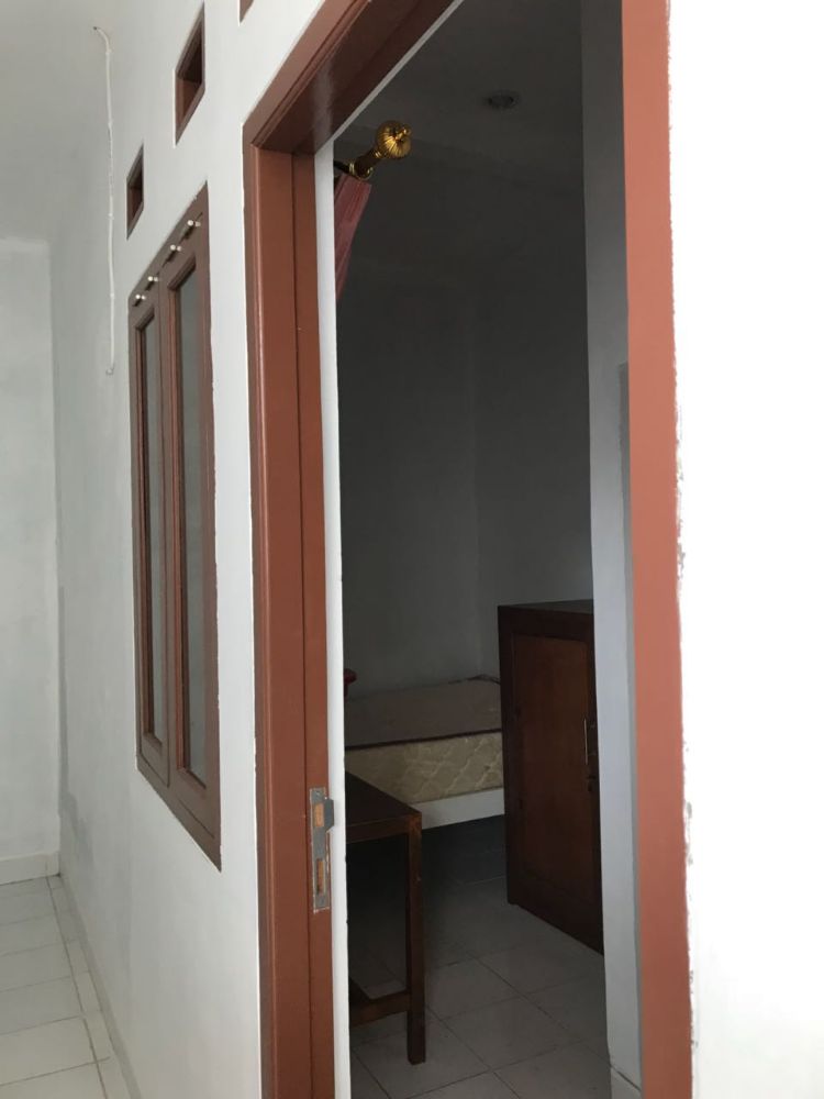 Kos Wanita Baru    Strategis    Ibu Amie Image