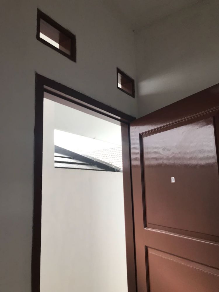 Kos Wanita Baru    Strategis    Ibu Amie Image