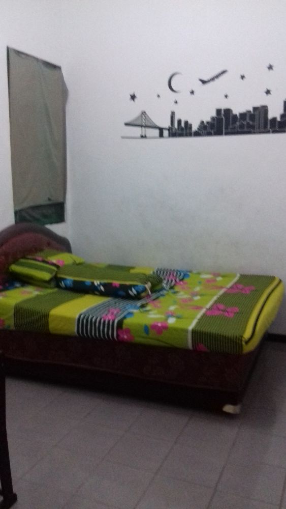 kost keluarga baik2 di Surabaya Image