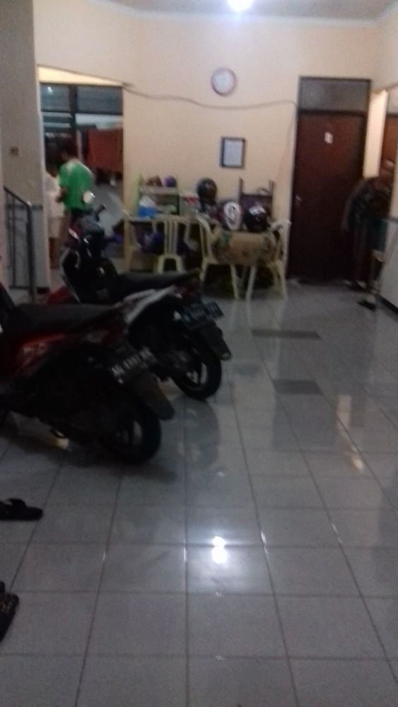 kost keluarga baik2 di Surabaya Image