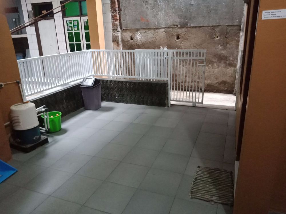 kost / kontrakan 1 kamar lengkap dengan isinya daerah ciroyom bandung Image