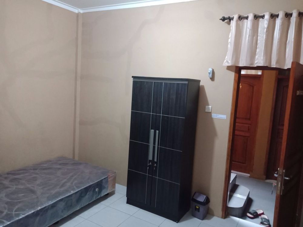 kost / kontrakan 1 kamar lengkap dengan isinya daerah ciroyom bandung Image