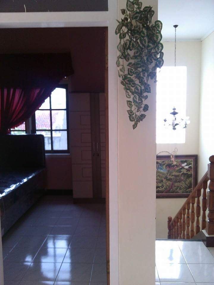 Kost Muslimah Tengah Kota Jember Image