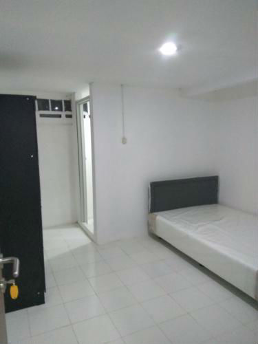 Kost Pria / Wanita / Suami Istri di Belakang Stasiun Jatinegara Image