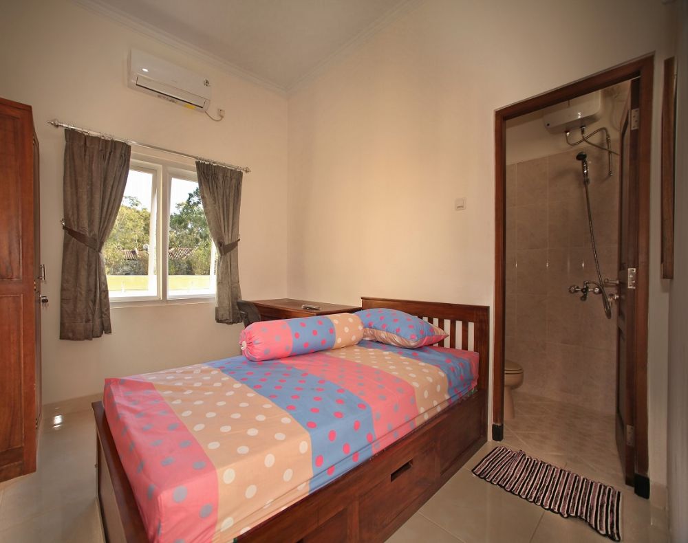 Kost Wanita Jenengan Image