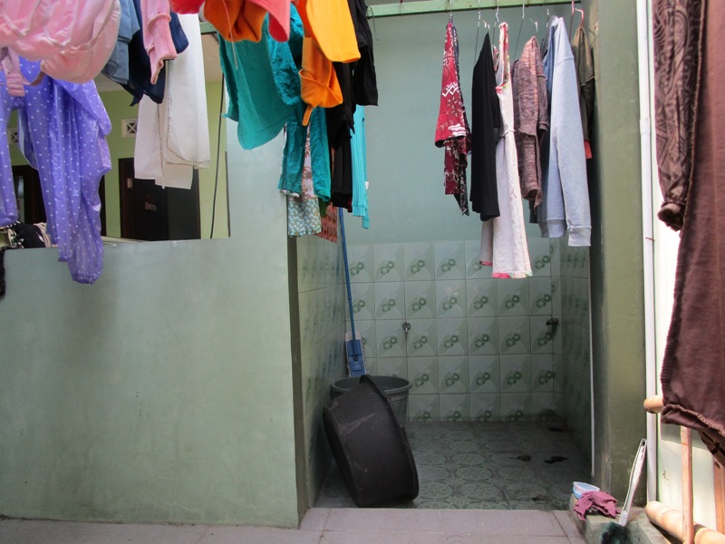 Olivia Kos Putri Exclusive Murah Dekat UNS Kentingan Solo Image