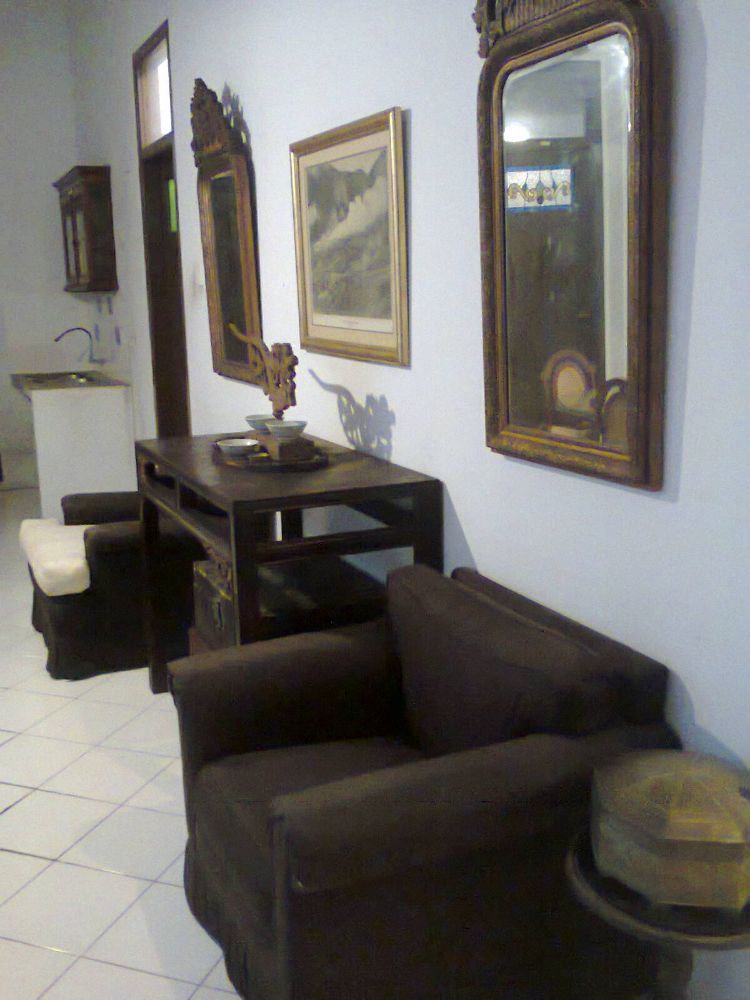 Promosi Kmr Tidr 35m2 only 3.5 Jt incl Km Mnd dlm lengkap Hot Shower plus Balkon teras eklusif U/ Kos Wanita Image