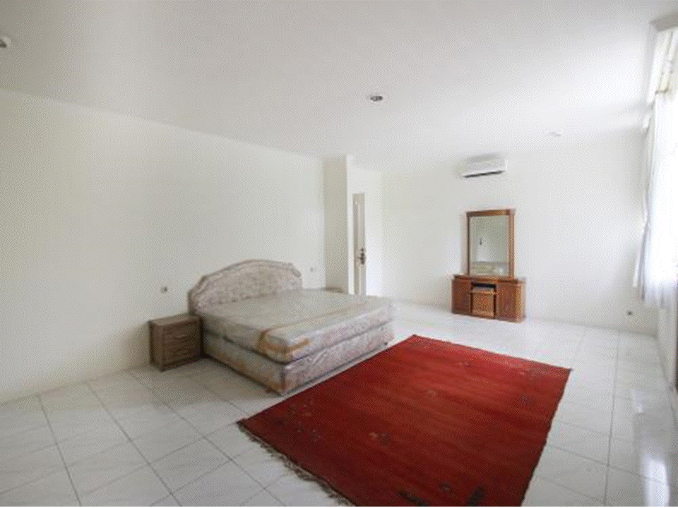 Sewa Harian Rumah Besar Full Furnished Harga Murah di Siaga Raya Pejaten Barat Image