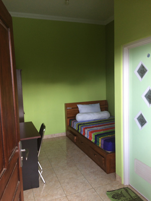 terima kost cewek eksekutif Image