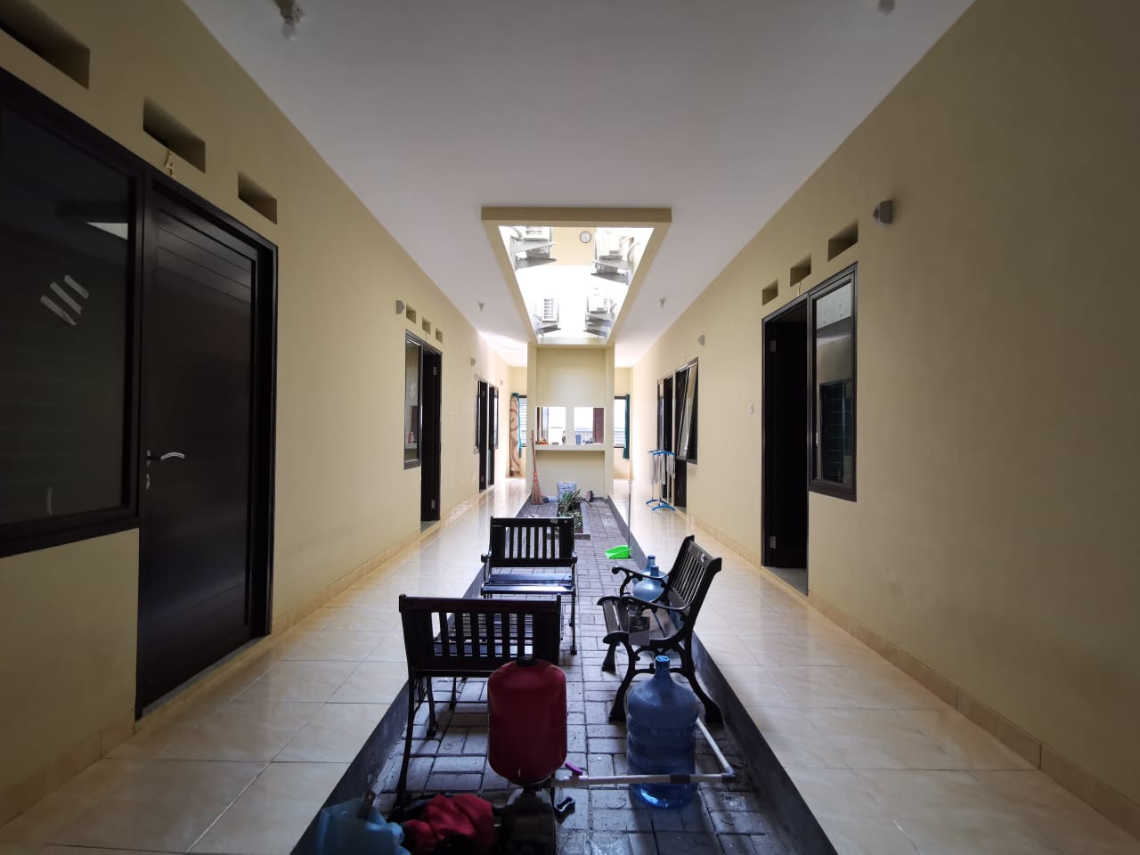 Terima Kost Putra / Karyawan / Mahasiswa & PASUTRI    AC dan Non AC dekat Gunadarma dekat UI DEPOK Image