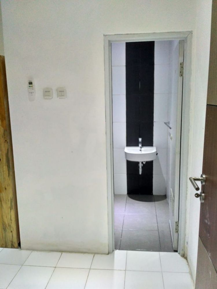 terima kost putra / putri Image