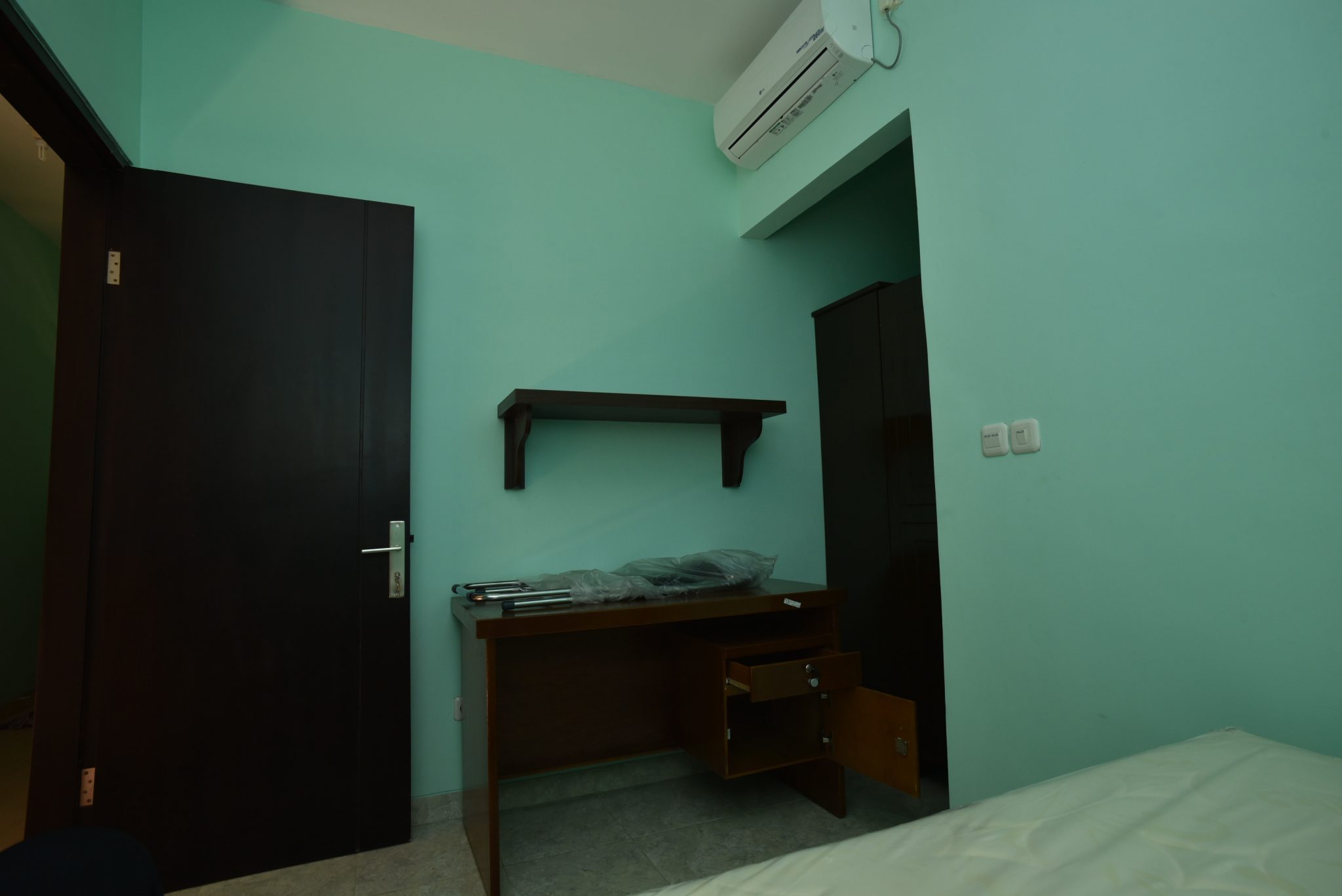 Terima Kost putri / Mahasiswi / Karyawati ber AC dan NON AC dekat Gunadarma dekat UI DEPOK Image