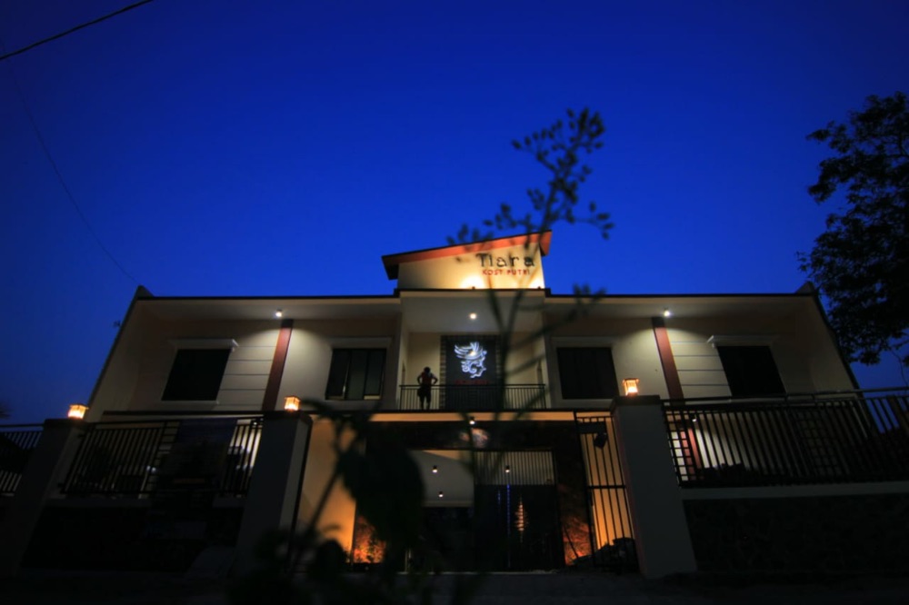 TIARA EXCLUSIVE KOST Image