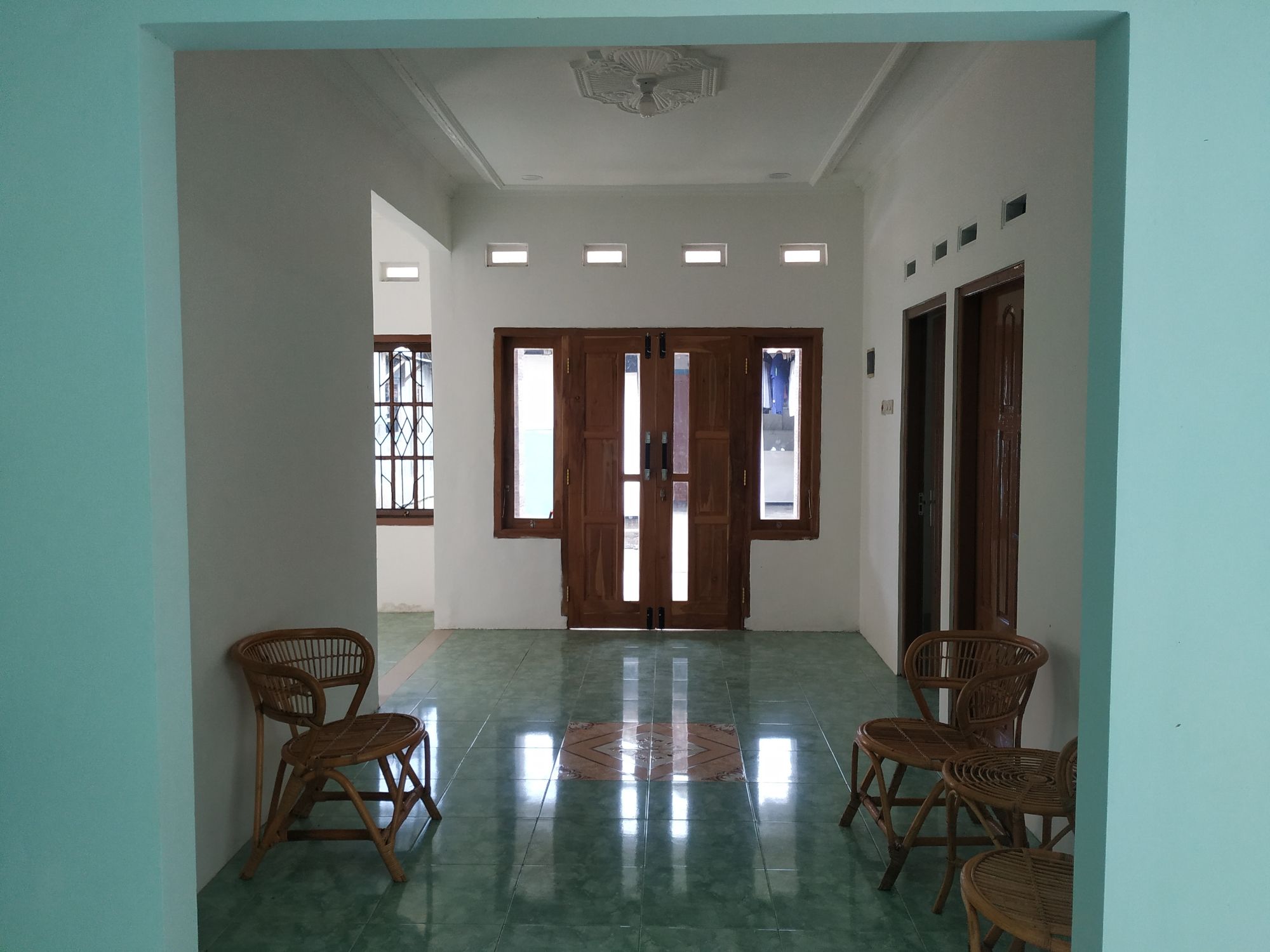 Kost Depan Pohon Rambutan Image