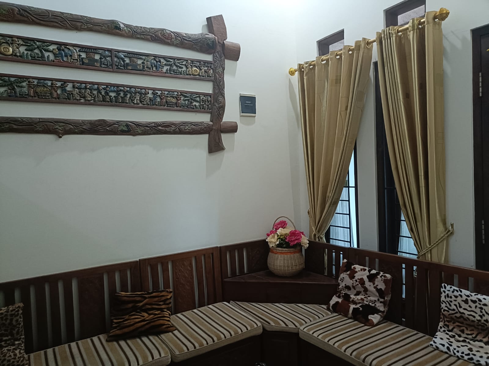 Djuragan Kamar - Lestari Guesthouse Image