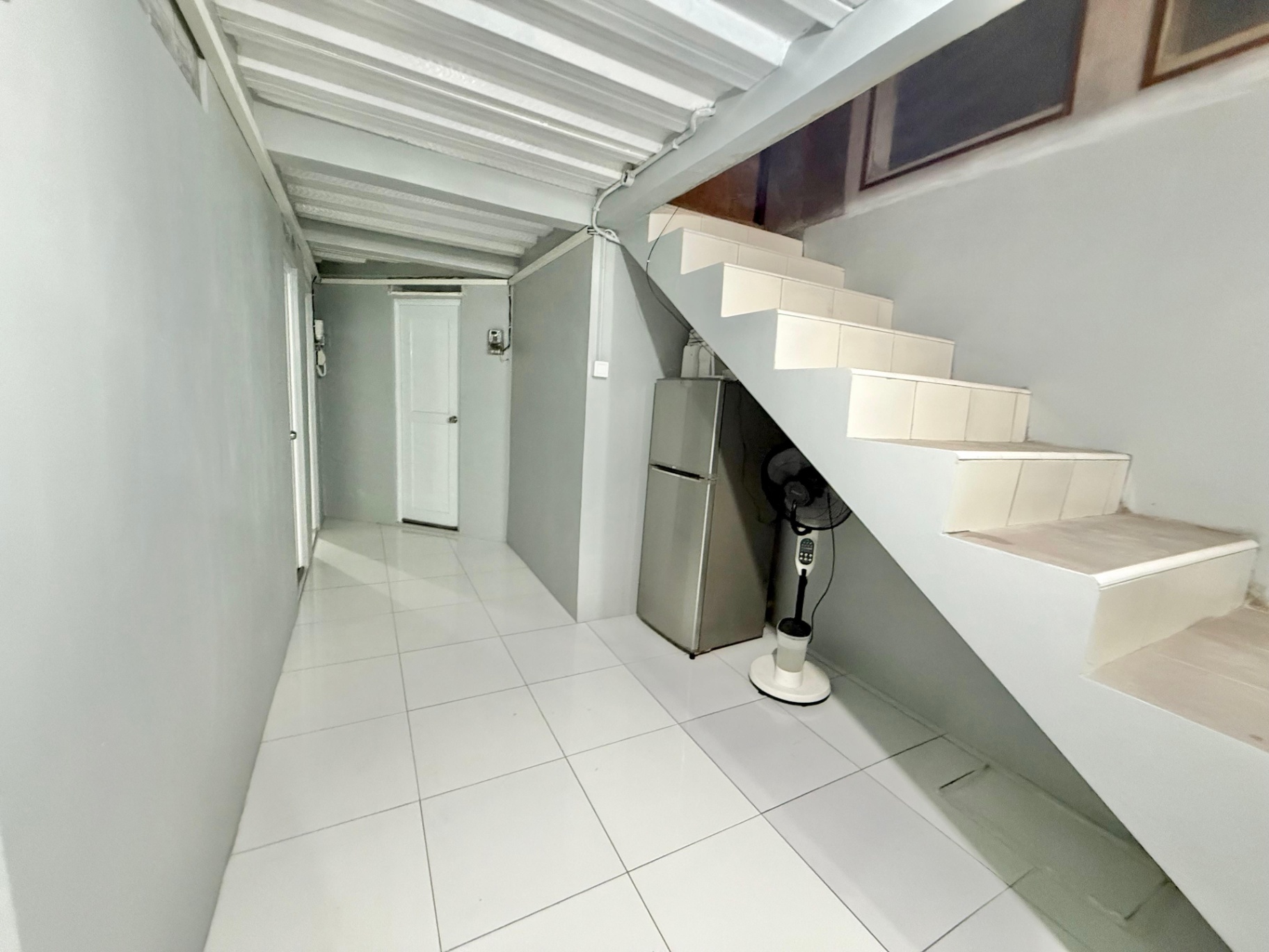 Djuragan Kamar - Kost Weni Living Image