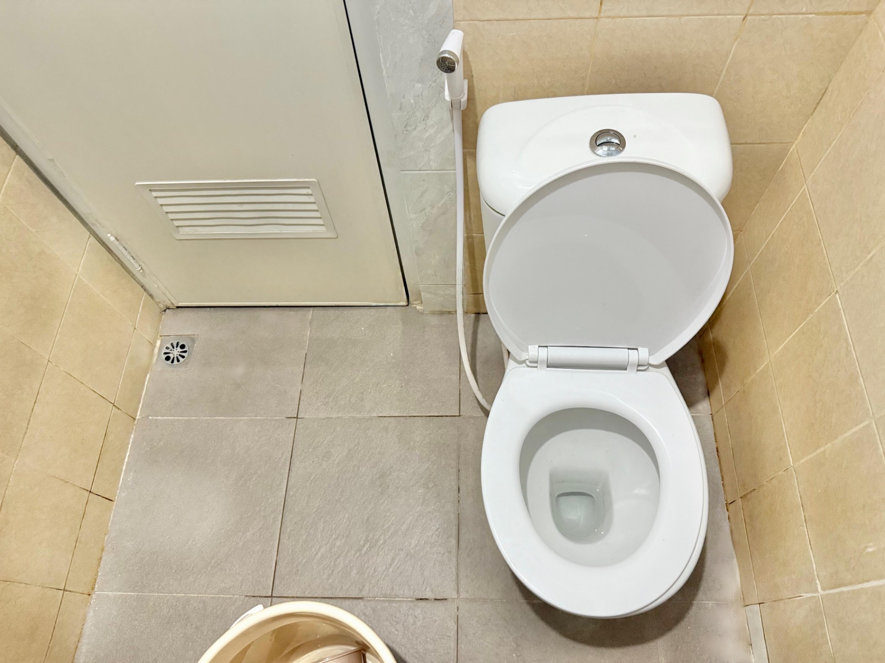 Djuragan Kamar - Kost Weni Living Image