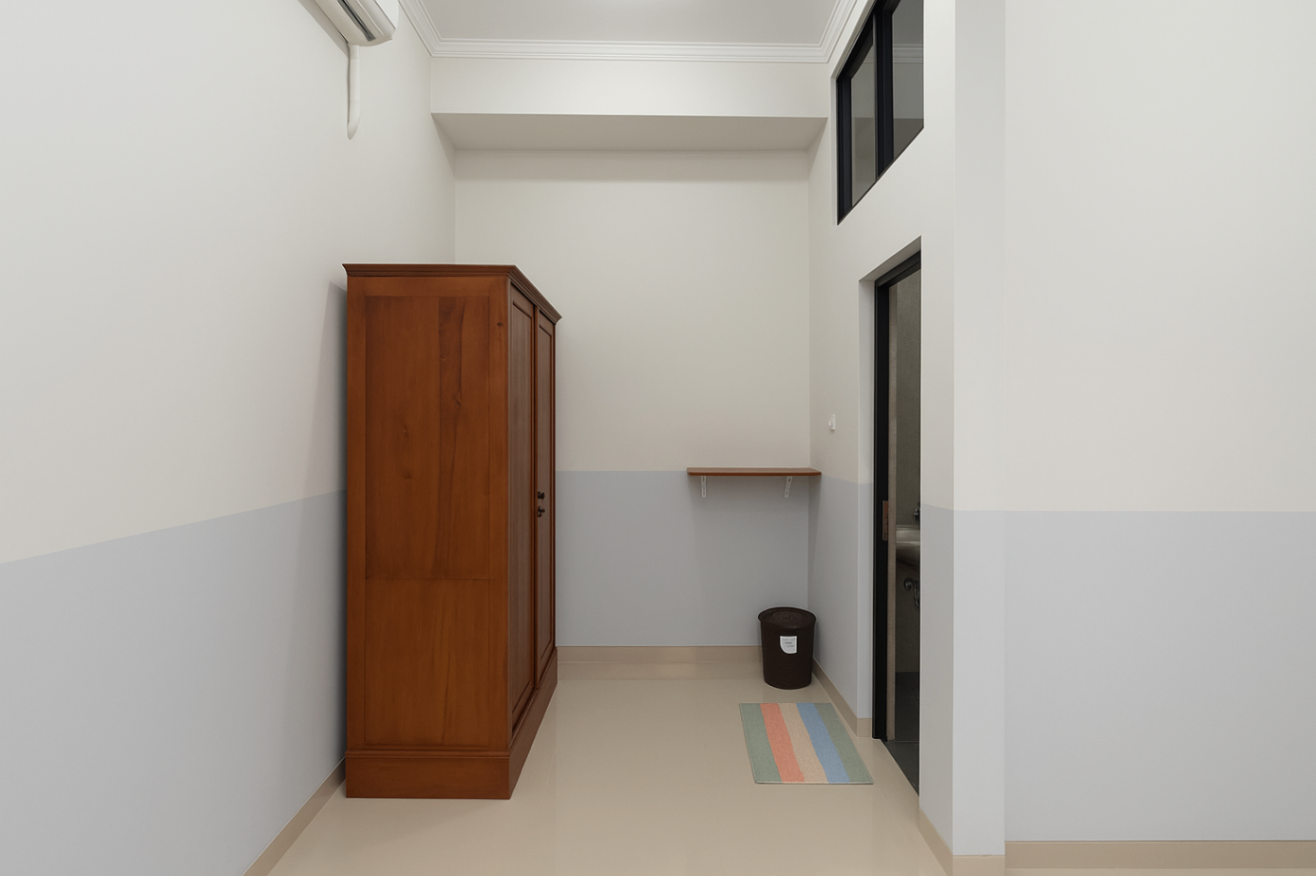 Djuragan Kamar - Sumber OIKOS Image