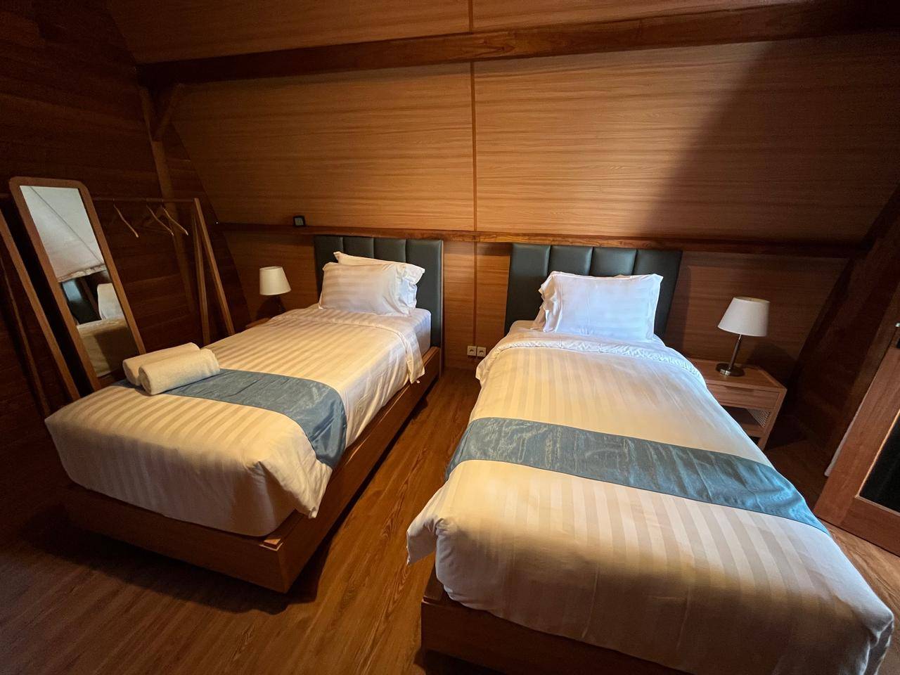 Djuragan Kamar - Pucuk Matahari Stable Image