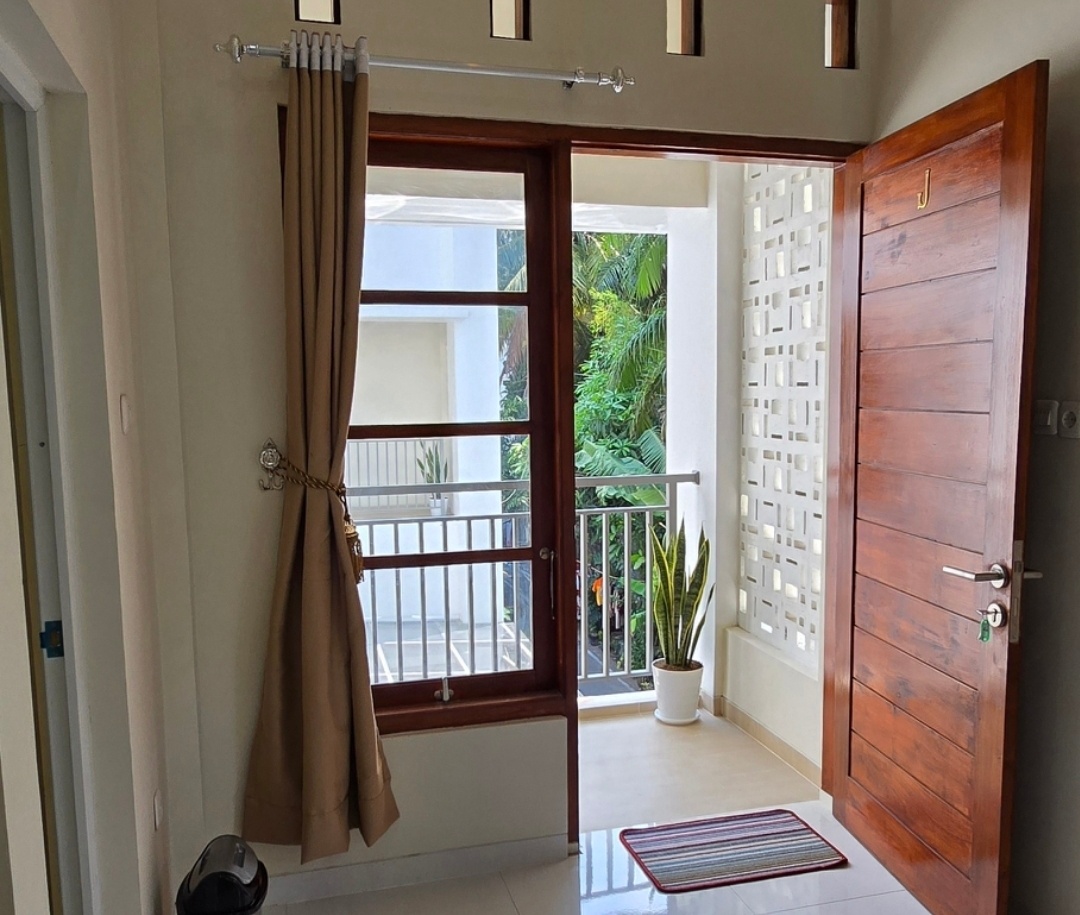 Djuragan Kamar - Kost Safir Executive Slamet Riyadi Image