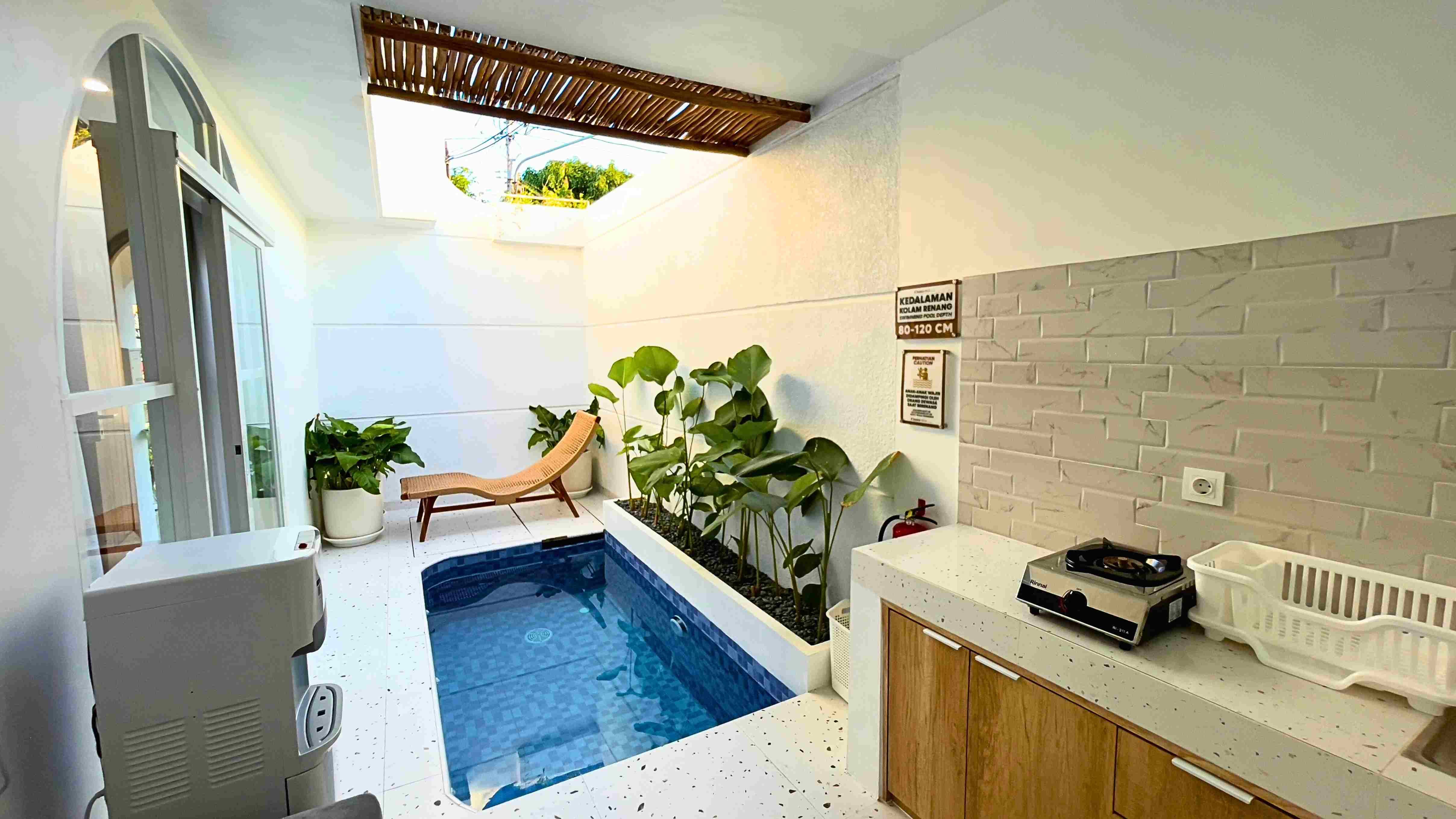 Djuragan Kamar - D'kraton Villa by Dparagon Image