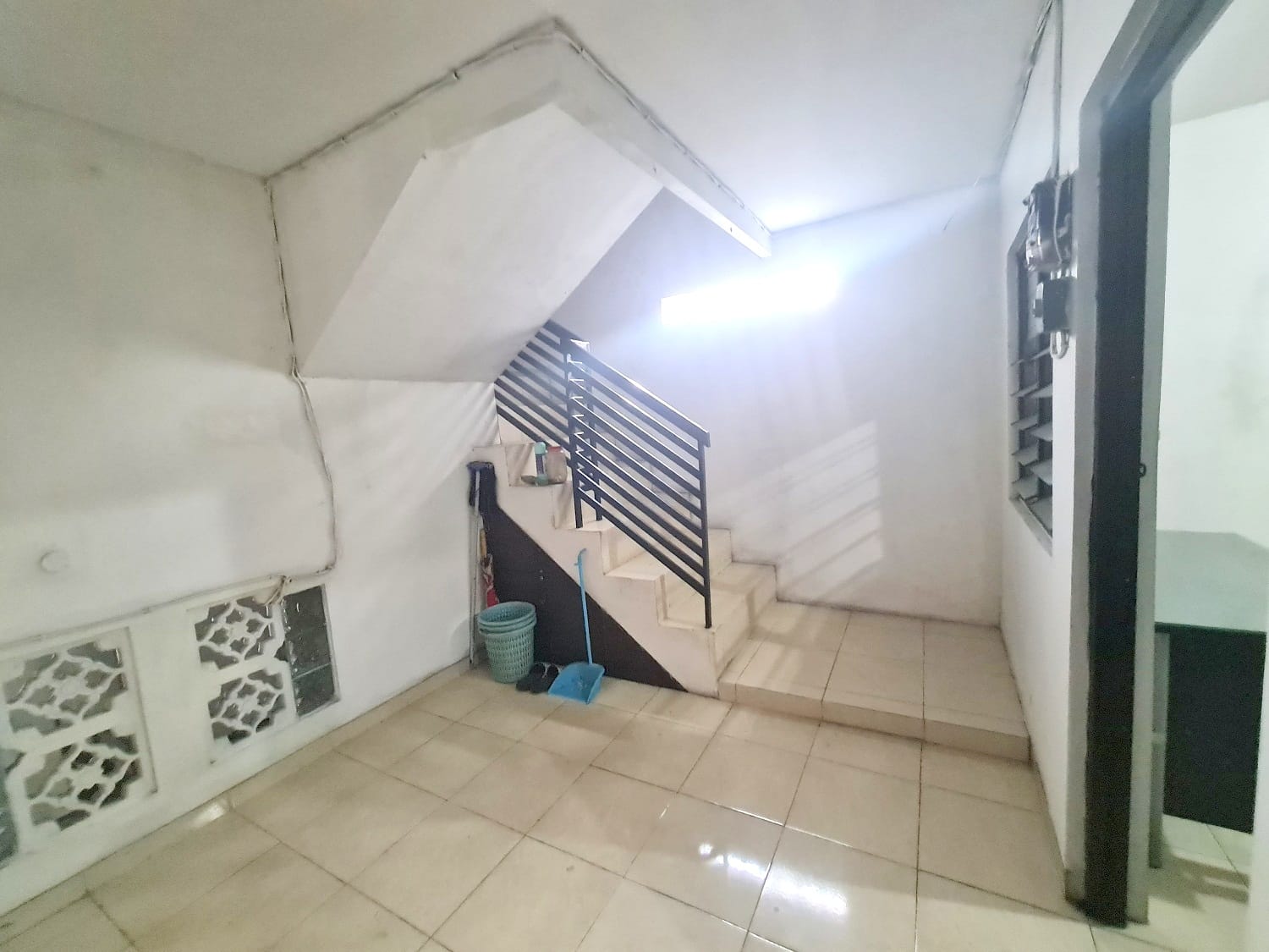 Djuragan Kamar - Kost Karang Rejo 90 AC dan non AC murah dan bersih Dekat Unika Semarang Image