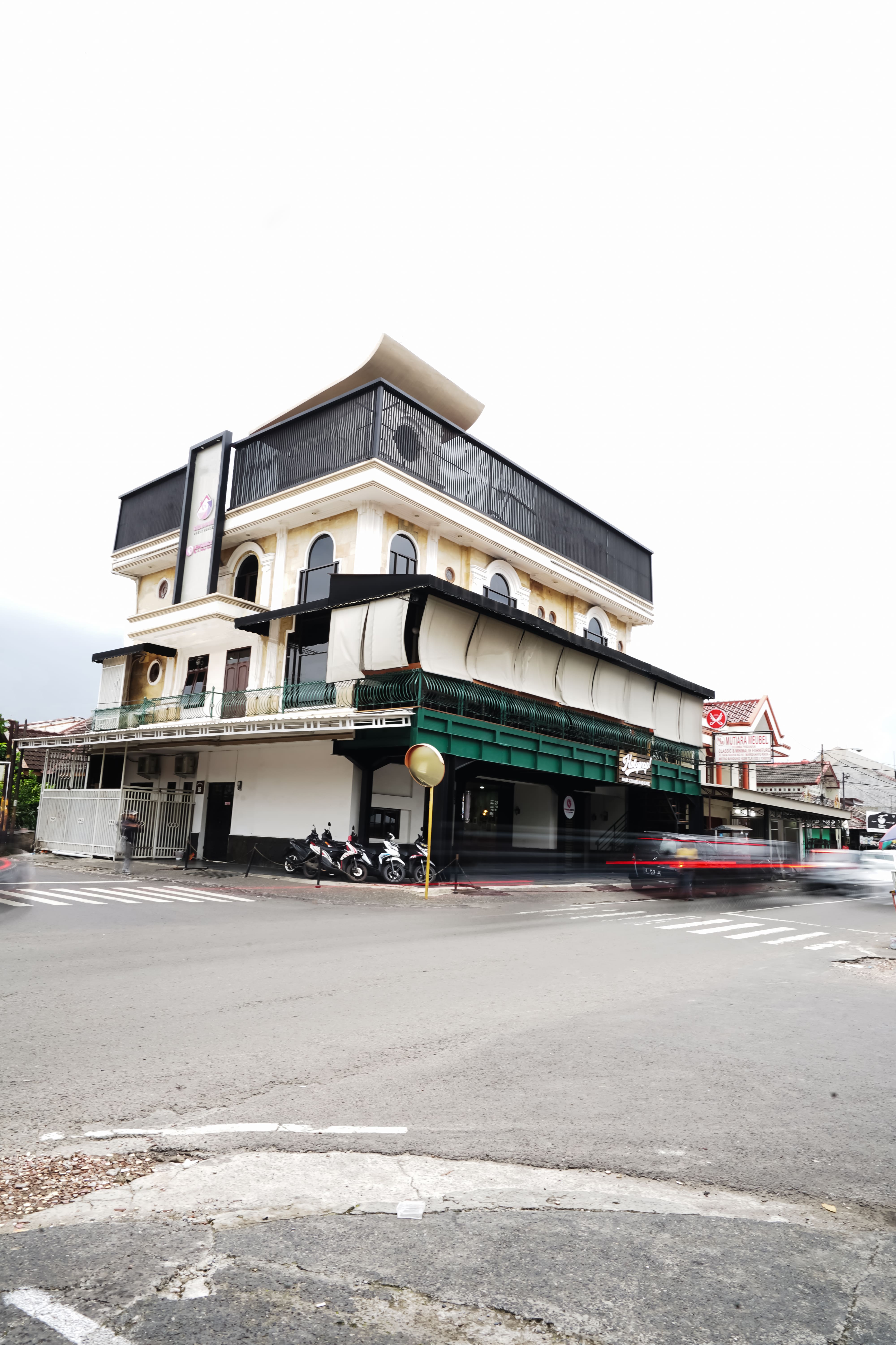 Dzawani Kost Metro Image