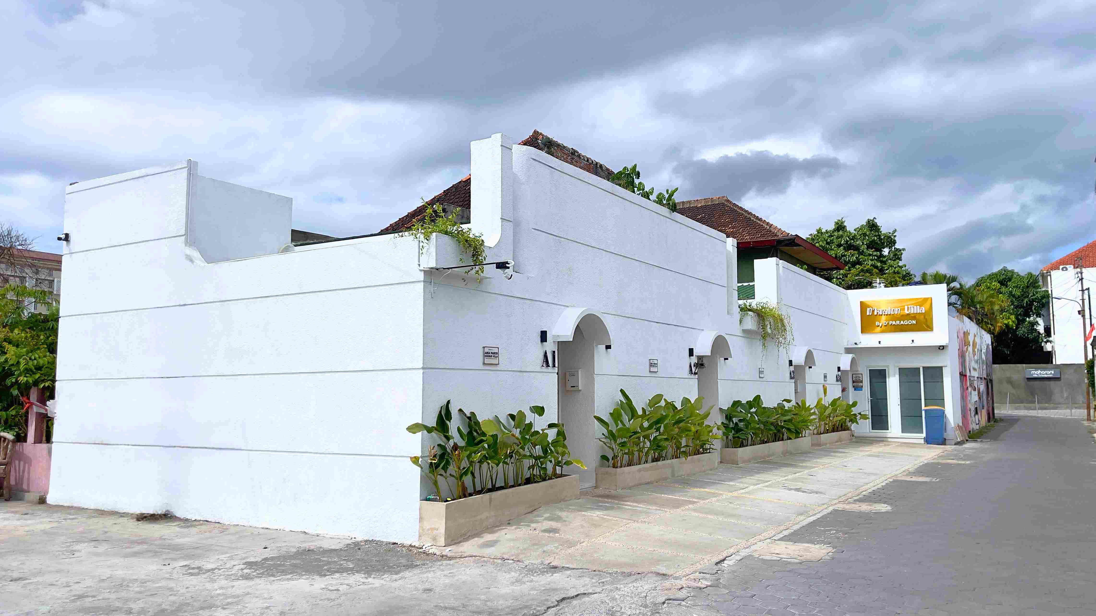 Djuragan Kamar - D'kraton Villa by Dparagon Image