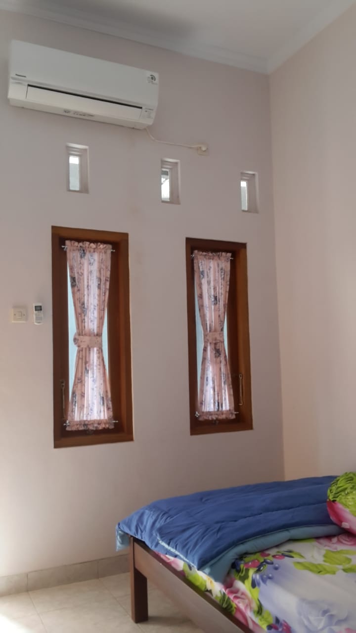 Kost Eksklusif Putri Kurnia Image