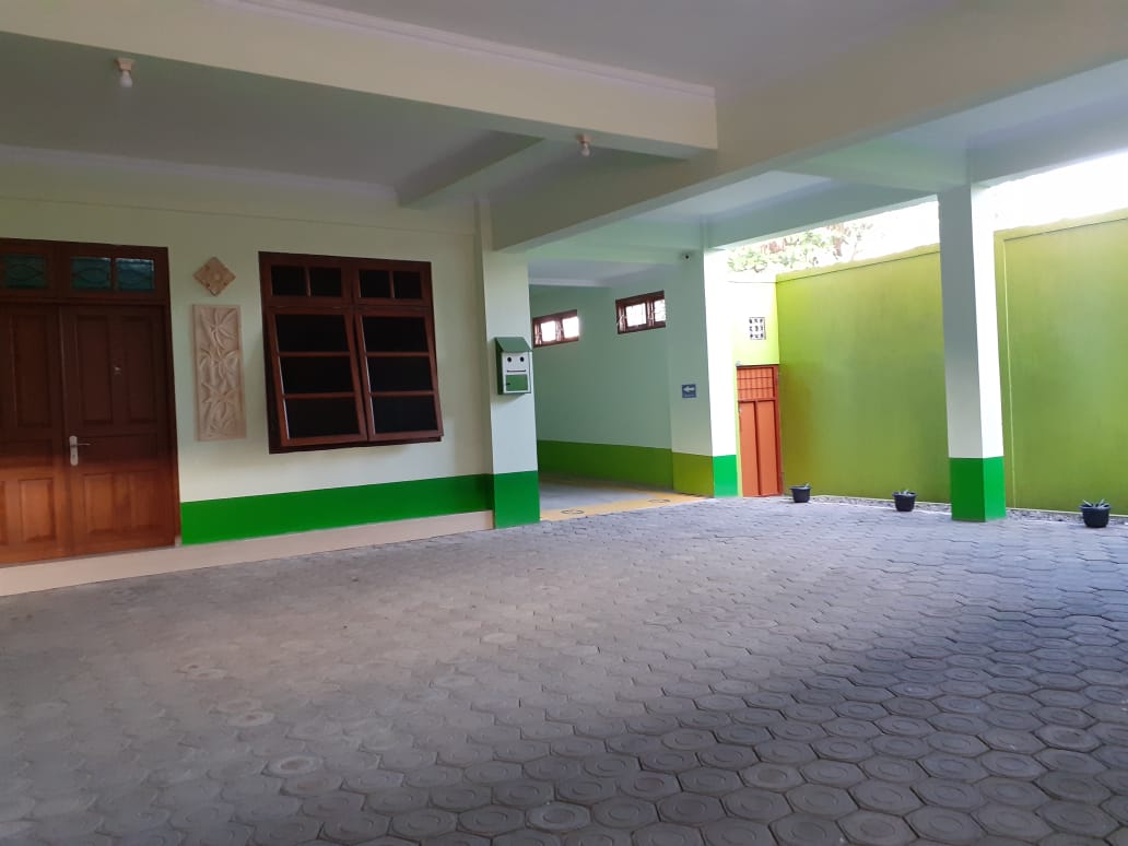 Rhona Guest House and Kost Image