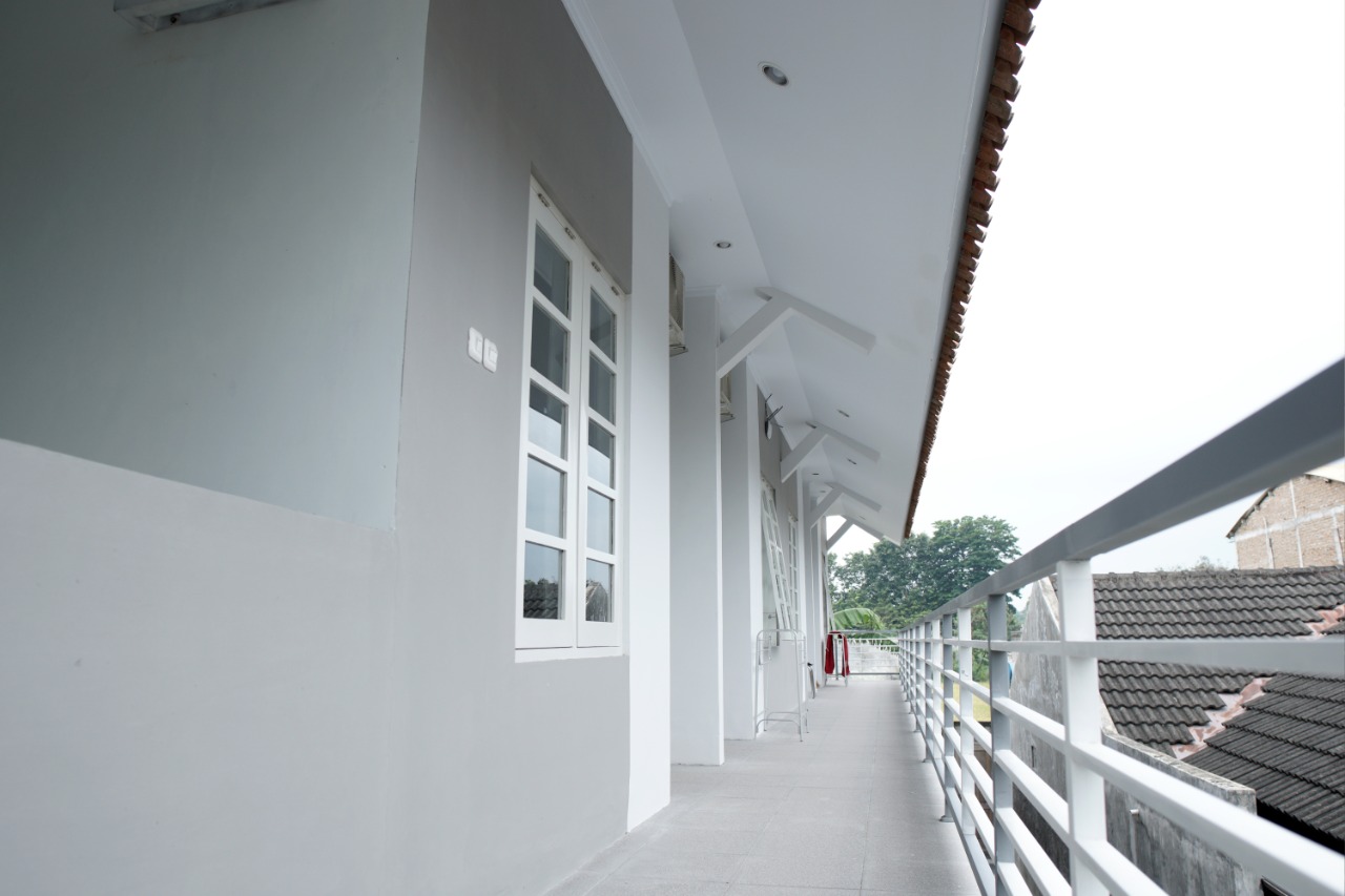 Djuragan Kamar Nogotirto Image