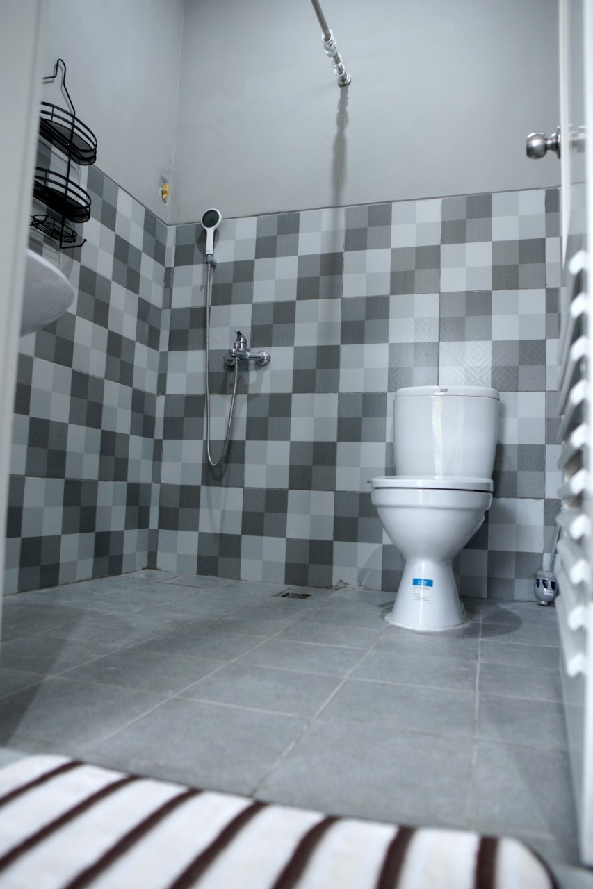 Djuragan Kamar Nogotirto Image